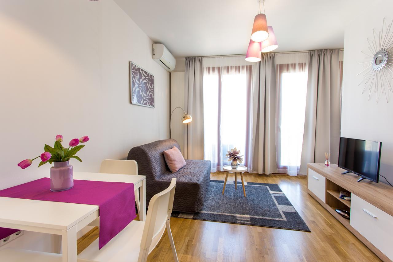 Colours Apartments บูดาเปสต์ ภายนอก รูปภาพ