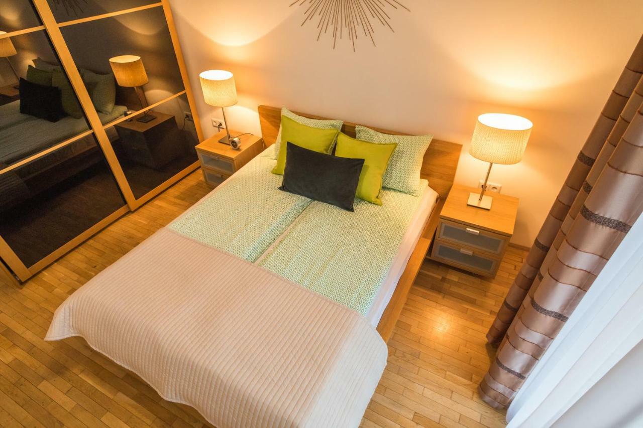 Colours Apartments บูดาเปสต์ ภายนอก รูปภาพ
