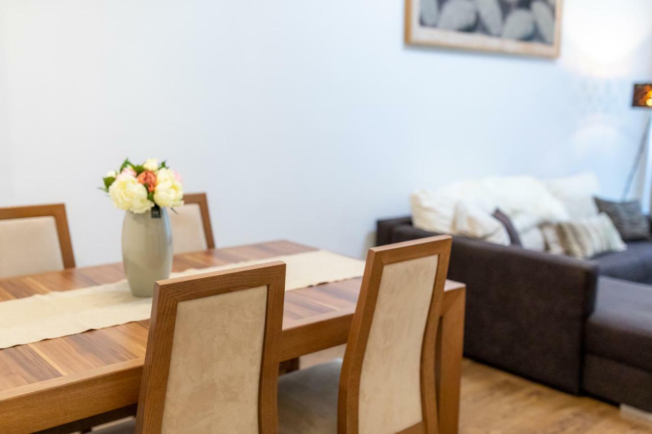 Colours Apartments บูดาเปสต์ ภายนอก รูปภาพ